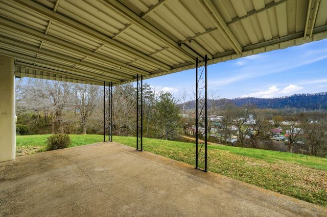 1125 W Main Street, Milton, WV 25541