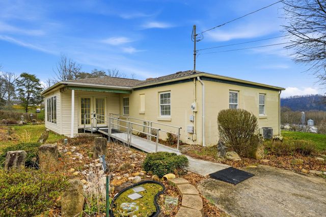 1125 W Main Street, Milton, WV 25541