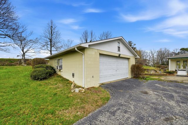 1125 W Main Street, Milton, WV 25541