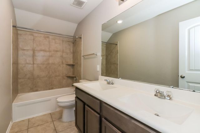 517 Rosebank Trail Lane, La Marque, TX 77568