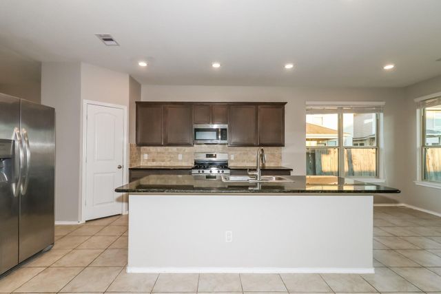 517 Rosebank Trail Lane, La Marque, TX 77568