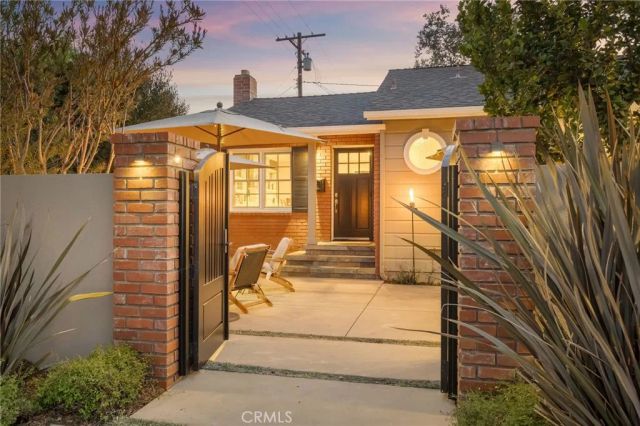 3209 Knoxville Avenue, Long Beach, CA 90808