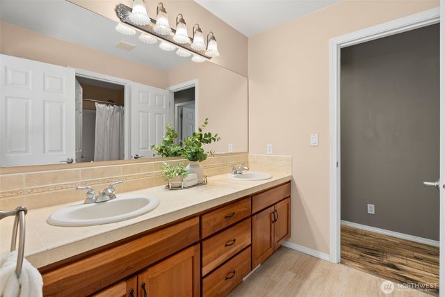 7139 NE Dolphin Drive, Bainbridge Island, WA 98110