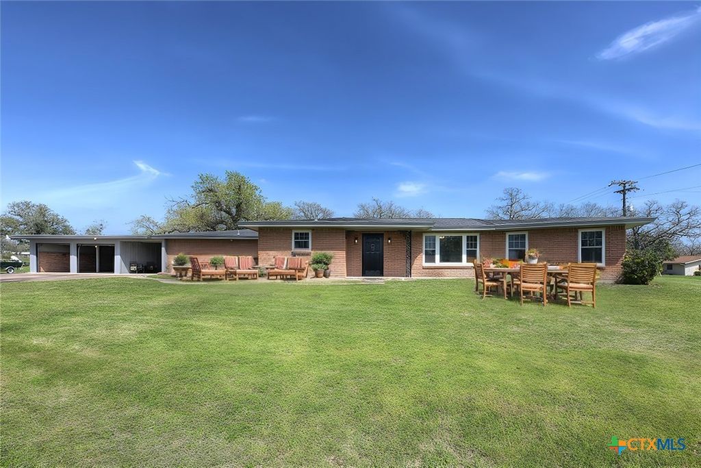 3534 HWY 90 A EAST, Gonzales, TX 78629