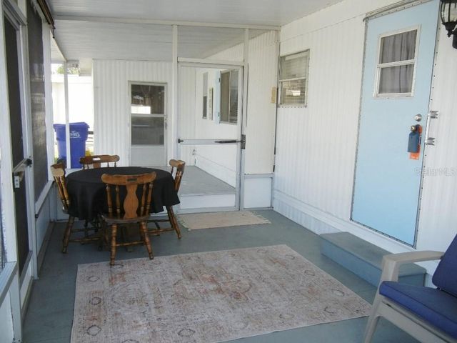 205 RUE DE PONT, Tavares, FL 32778