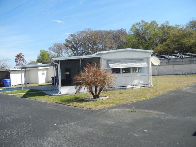 205 RUE DE PONT, Tavares, FL 32778