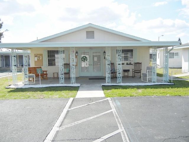 205 RUE DE PONT, Tavares, FL 32778