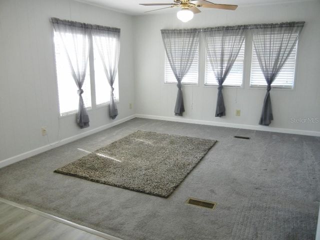 205 RUE DE PONT, Tavares, FL 32778