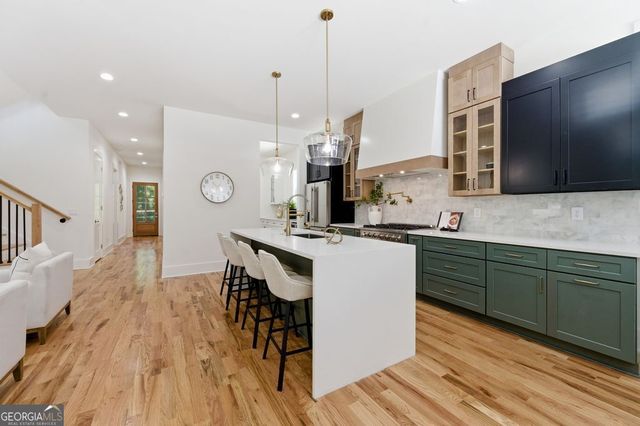 17 Lakeview Drive NE, Atlanta, GA 30317