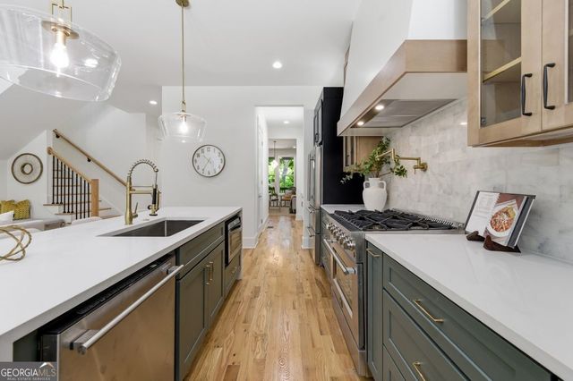 17 Lakeview Drive NE, Atlanta, GA 30317