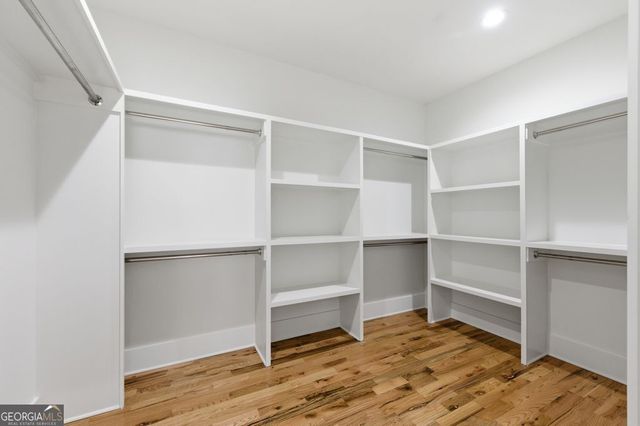 17 Lakeview Drive NE, Atlanta, GA 30317