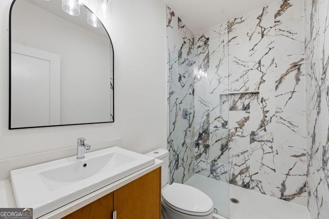 17 Lakeview Drive NE, Atlanta, GA 30317