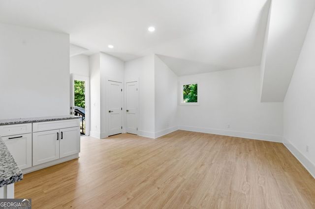 17 Lakeview Drive NE, Atlanta, GA 30317