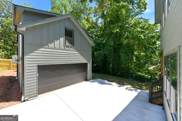 17 Lakeview Drive NE, Atlanta, GA 30317