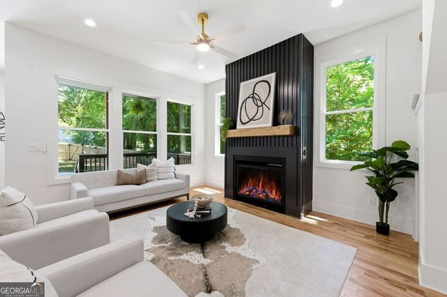 17 Lakeview Drive NE, Atlanta, GA 30317