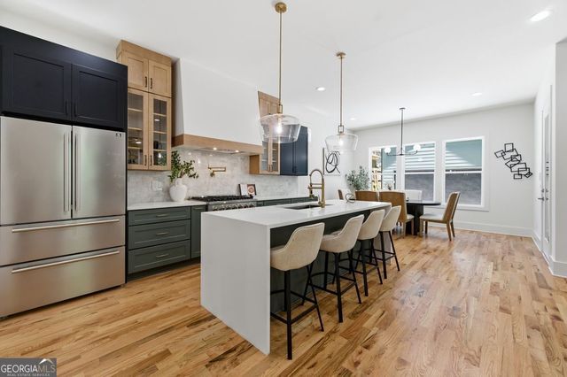 17 Lakeview Drive NE, Atlanta, GA 30317
