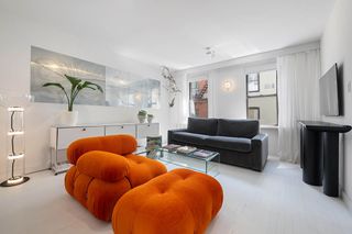 307 W 20th St # 3-R, New York City, NY 10011