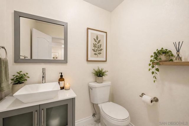 9289 Village Glen Dr. 118, San Diego, CA 92123