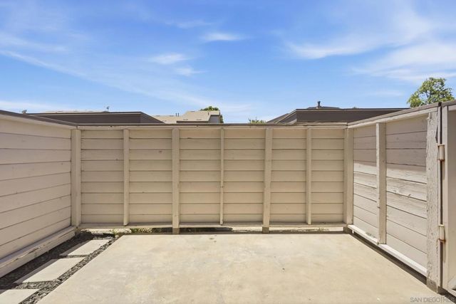 9289 Village Glen Dr. 118, San Diego, CA 92123