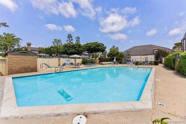 9289 Village Glen Dr. 118, San Diego, CA 92123
