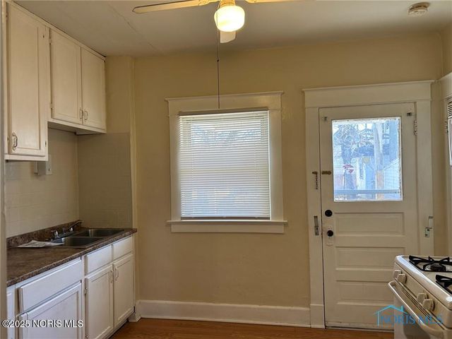 3810 Hoiles Avenue, Toledo, OH 43612