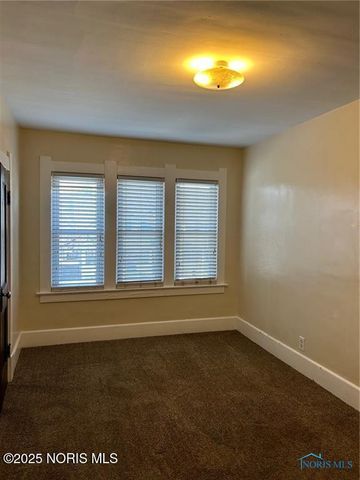 3810 Hoiles Avenue, Toledo, OH 43612