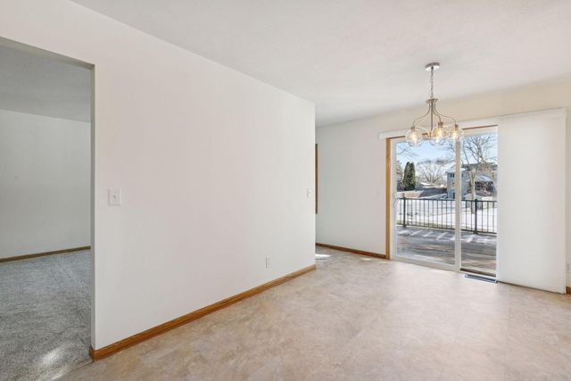 4558 141st Street W, Apple Valley, MN 55124