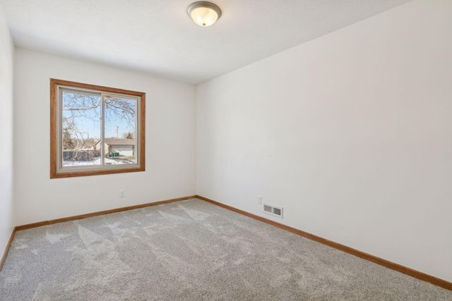 4558 141st Street W, Apple Valley, MN 55124