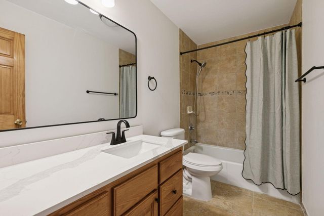 4558 141st Street W, Apple Valley, MN 55124