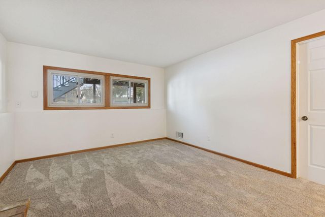 4558 141st Street W, Apple Valley, MN 55124