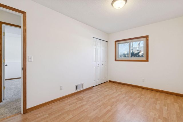 4558 141st Street W, Apple Valley, MN 55124