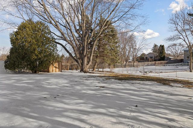 4558 141st Street W, Apple Valley, MN 55124