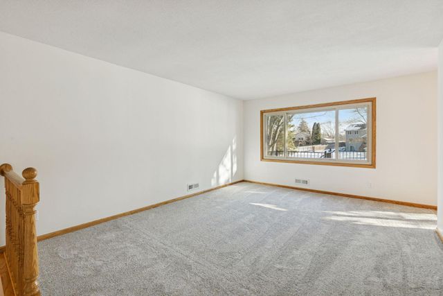 4558 141st Street W, Apple Valley, MN 55124