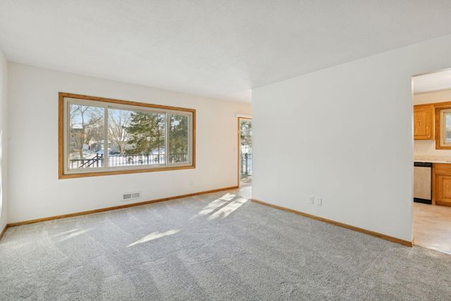 4558 141st Street W, Apple Valley, MN 55124