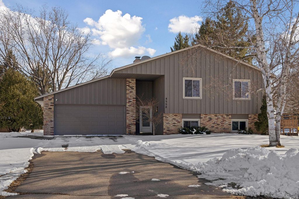 4558 141st Street W, Apple Valley, MN 55124