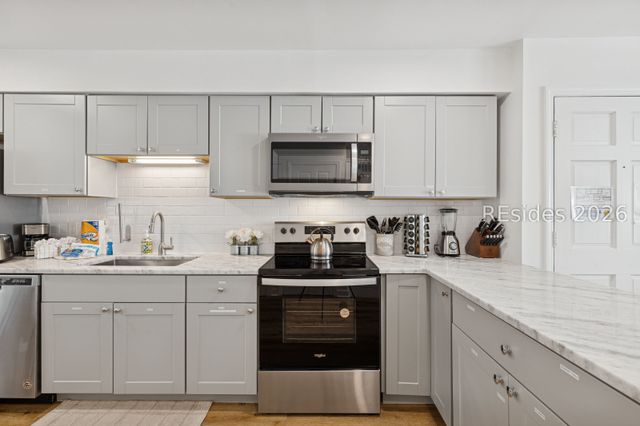 6 Woodward Ave Apt I2, Hilton Head Island, SC 29928