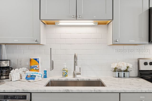 6 Woodward Ave Apt I2, Hilton Head Island, SC 29928