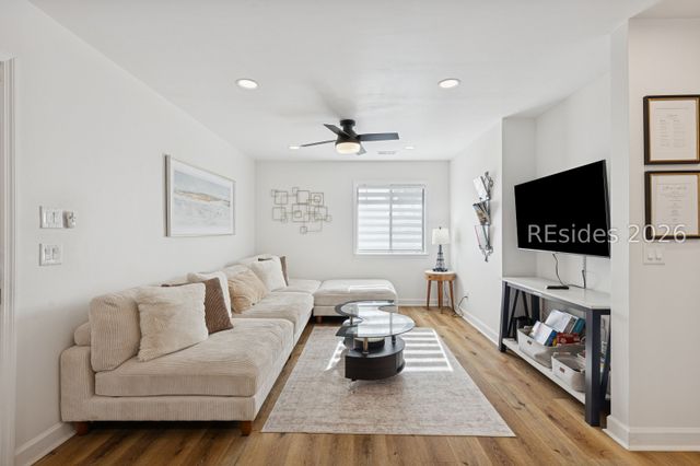 6 Woodward Ave Apt I2, Hilton Head Island, SC 29928