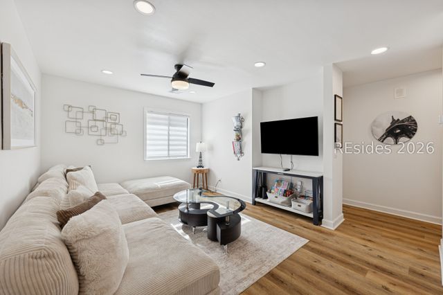 6 Woodward Ave Apt I2, Hilton Head Island, SC 29928