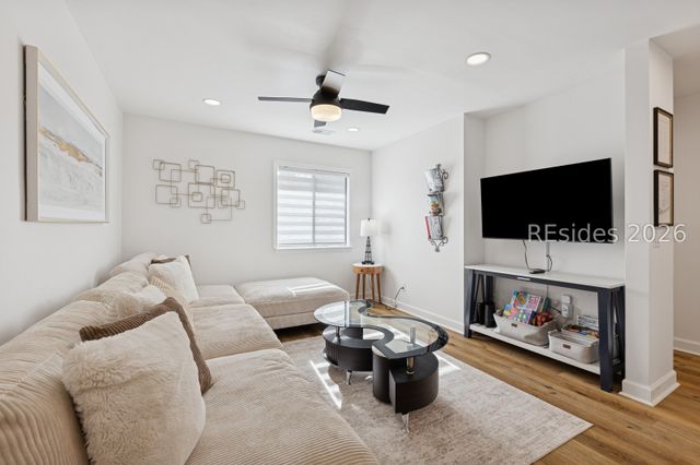 6 Woodward Ave Apt I2, Hilton Head Island, SC 29928