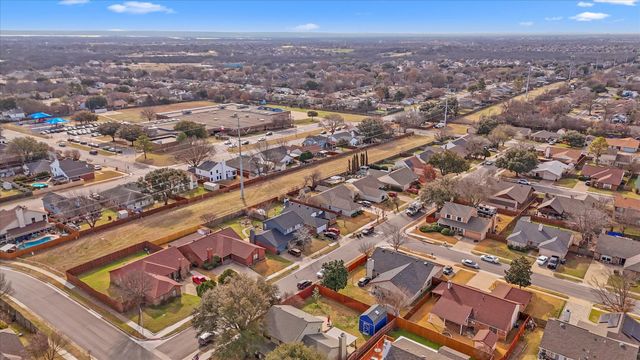 5115 Nocona Lane, Arlington, TX 76018