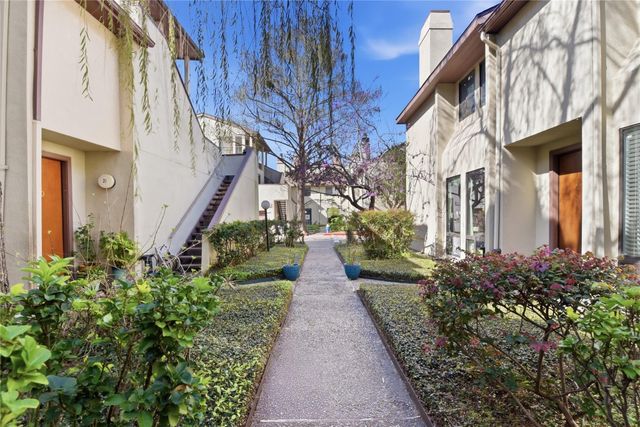 2409 Bering Drive 21, Houston, TX 77057