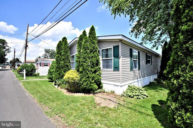 68 HARRISON DR, Fairless Hills, PA 19030