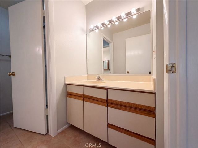 120 Willow Lake, Palm Desert, CA 92260