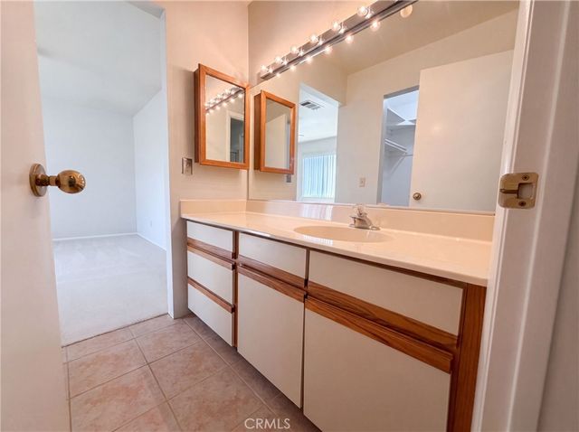 120 Willow Lake, Palm Desert, CA 92260