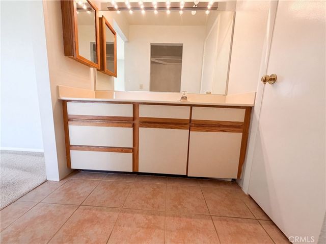 120 Willow Lake, Palm Desert, CA 92260