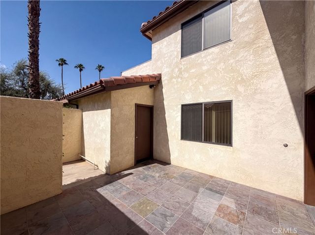 120 Willow Lake, Palm Desert, CA 92260