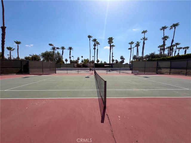 120 Willow Lake, Palm Desert, CA 92260