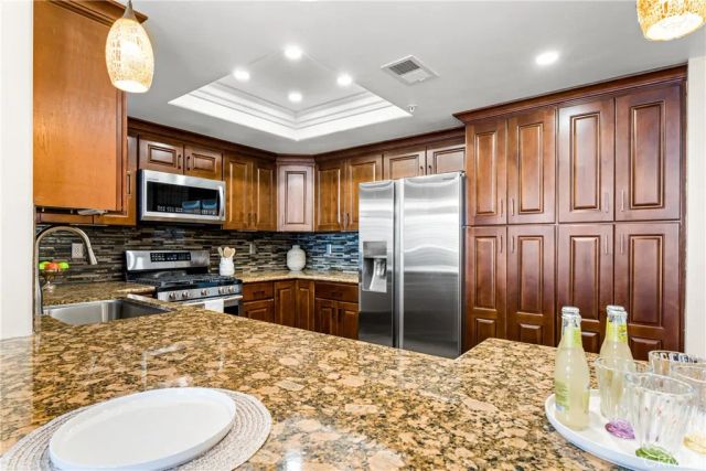 4561 Warner 203, Huntington Beach, CA 92649