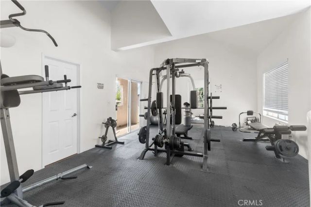4561 Warner 203, Huntington Beach, CA 92649